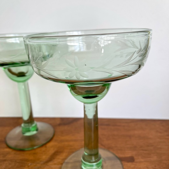 Bobby Flay Hand-Blown Etched Green Glass Margarita Glasses Set of 2 - Picture 6 of 10